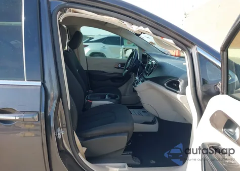 2019 Chrysler Pacifica Touring Plus z USA, uszkodzony, nr VIN 2C4RC1FG9KR576977